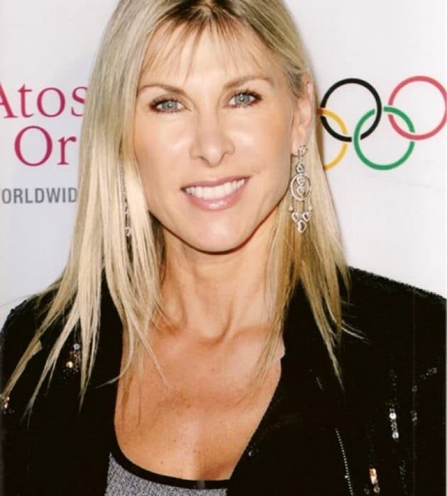 How tall is Sharron Davies?